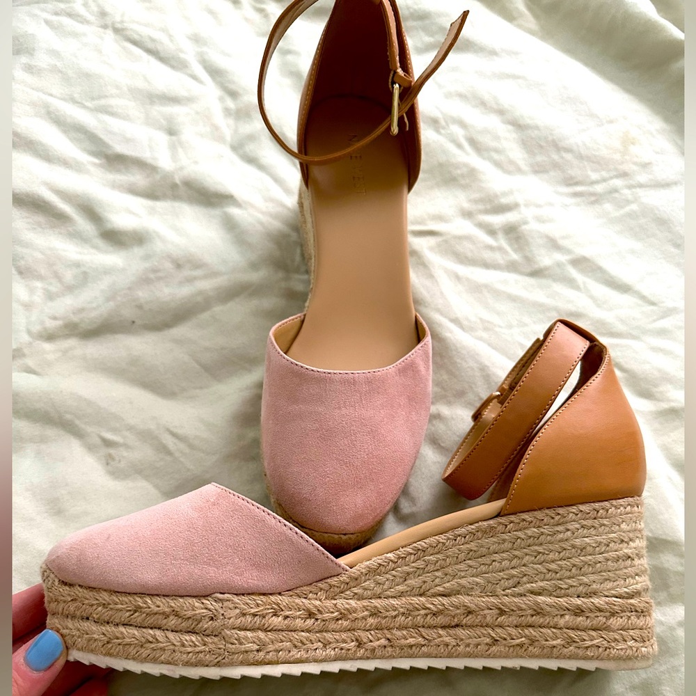 Super cute espadrille sandals. Only worn a few times. In great condition!! - Picture 3 of 3